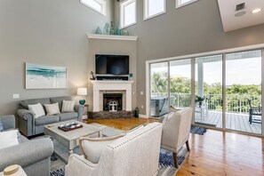 Smart TV, offices - Blue Sound: Gorgeous LARGE, PRIVATE HOME in Gated Beach Community (Navarre)