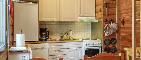 Fridge, microwave, dishwasher, cookware/dishes/utensils