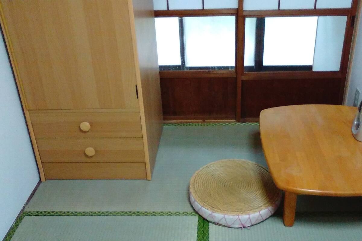 Wi-Fi de cortesia, roupa de cama