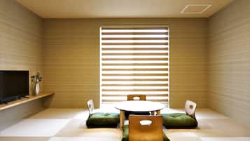 Premium Studio (For 8 Guests) | Iron/ironing board, free WiFi, bed sheets