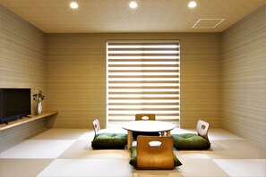 Estudio Premium (For 8 Guests) | Tabla de planchar con plancha, wifi gratis y ropa de cama 