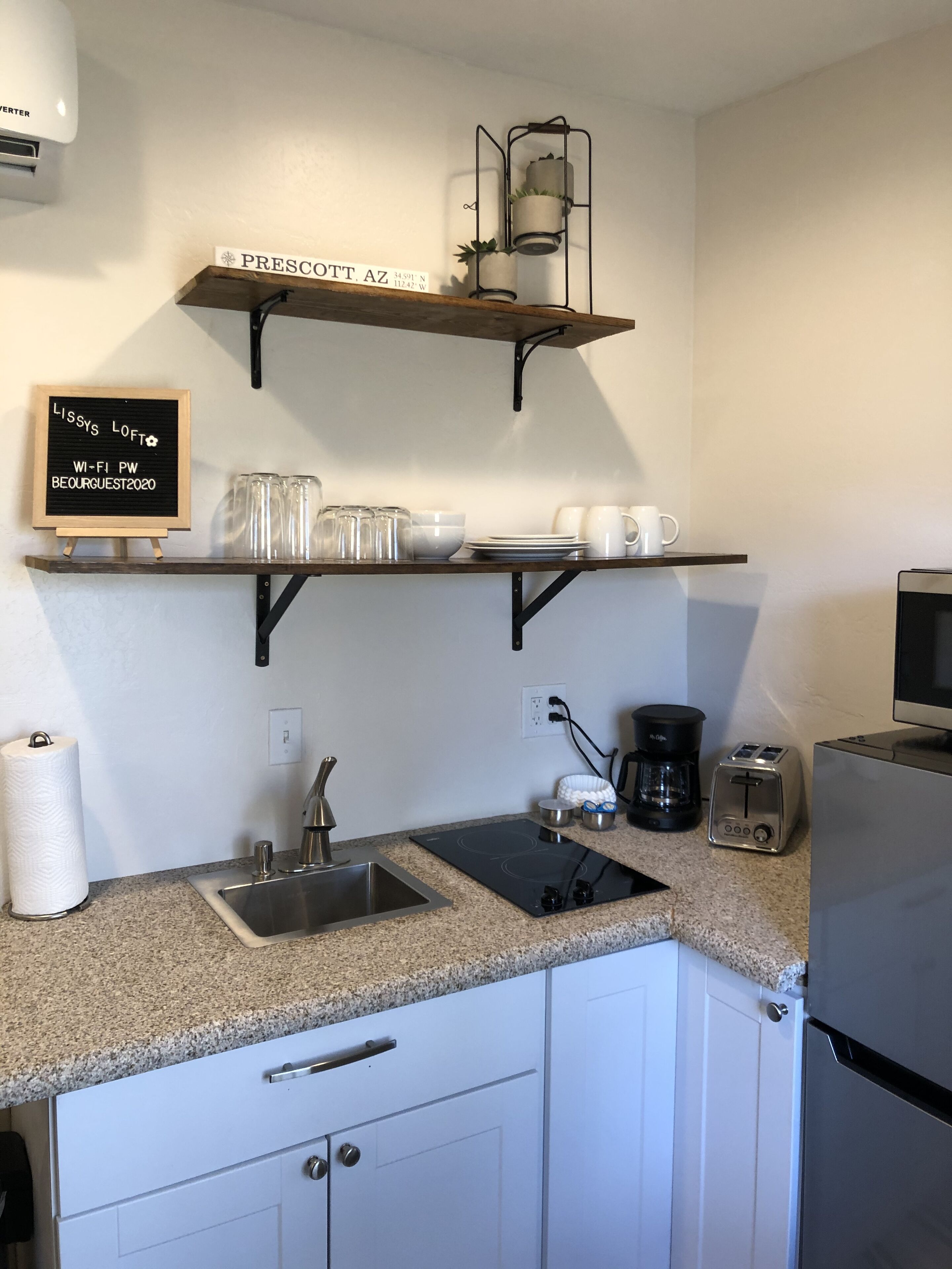 冰箱、微波炉、茶具/咖啡用具、烤面包机