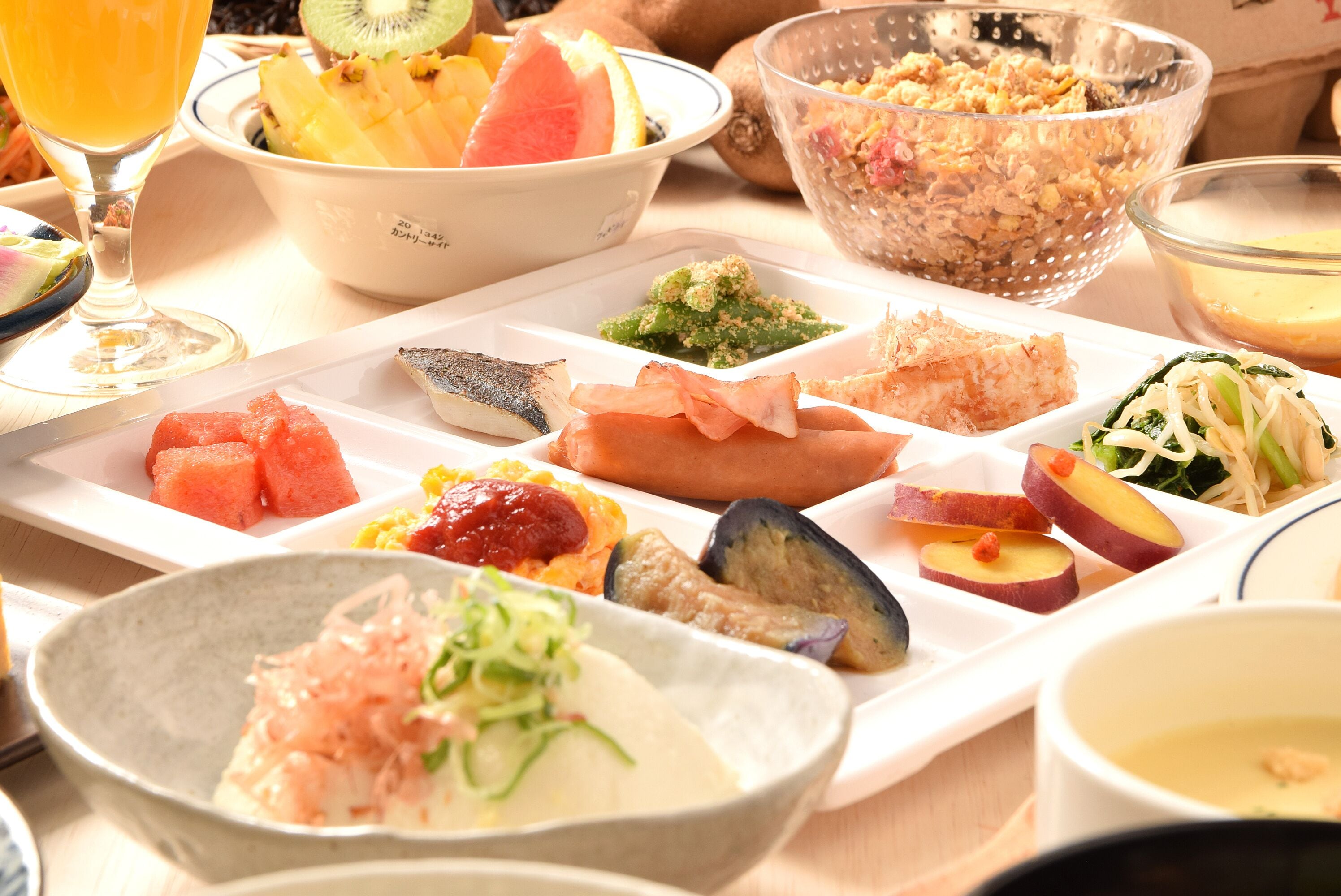 daily buffet breakfast (jpy 1650 per person)