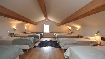 6 bedrooms, iron/ironing board, free WiFi