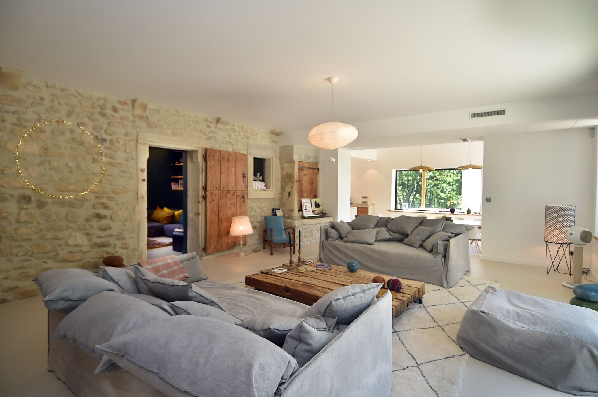 Télévision, table de tennis de table