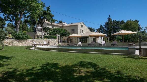 Pool - For rent in Drôme Provençale, an exceptional property (Grignan)