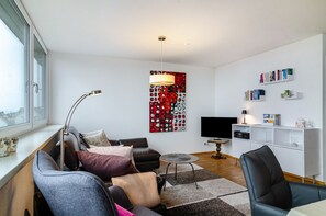 TV, DVD-spiller og stereoanlegg