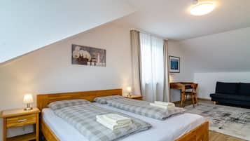 2 bedrooms, iron/ironing board, free WiFi, bed sheets