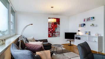 Fernseher, DVD-Player, Stereoanlage