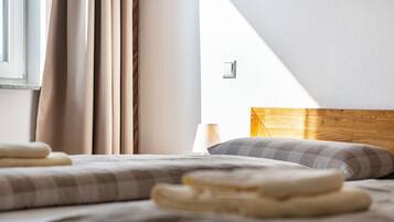 1 habitación, escritorio, tabla de planchar con plancha y wifi gratis