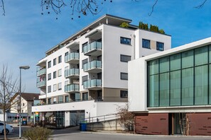 Exterior - Modern Holiday Apartment "Alex" with Wi-Fi and Balcony (Überlingen)