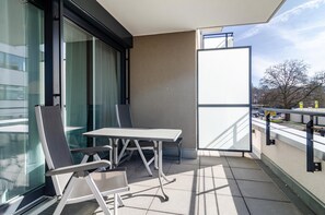 Outdoor dining - Modern Holiday Apartment "Alex" with Wi-Fi and Balcony (Überlingen)