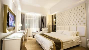 Business Double Room | Premium bedding, in-room safe, individually decorated, desk