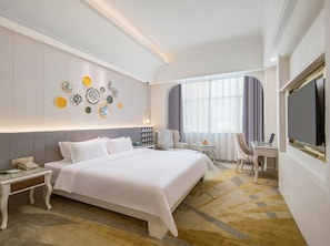 Business Double Room | Premium bedding, in-room safe, individually decorated, desk