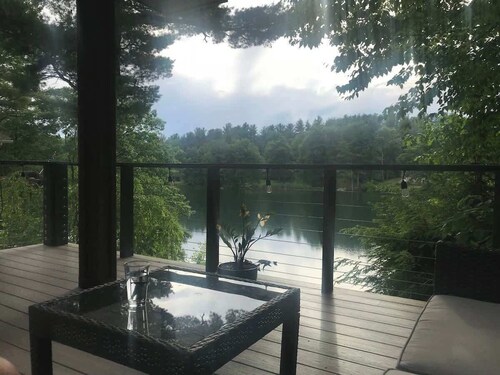 Lakefront +pets +skiing +bbq +firepit +games