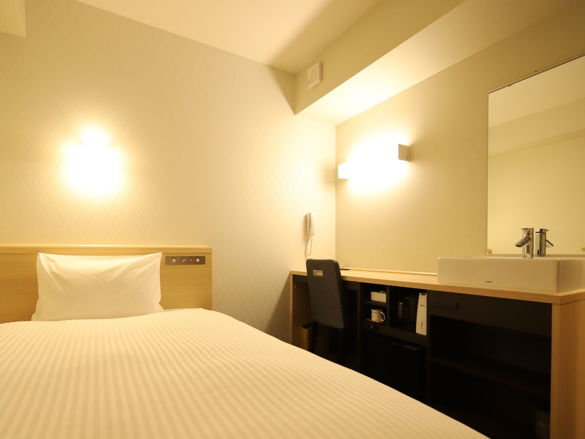 Iron/ironing board, free WiFi