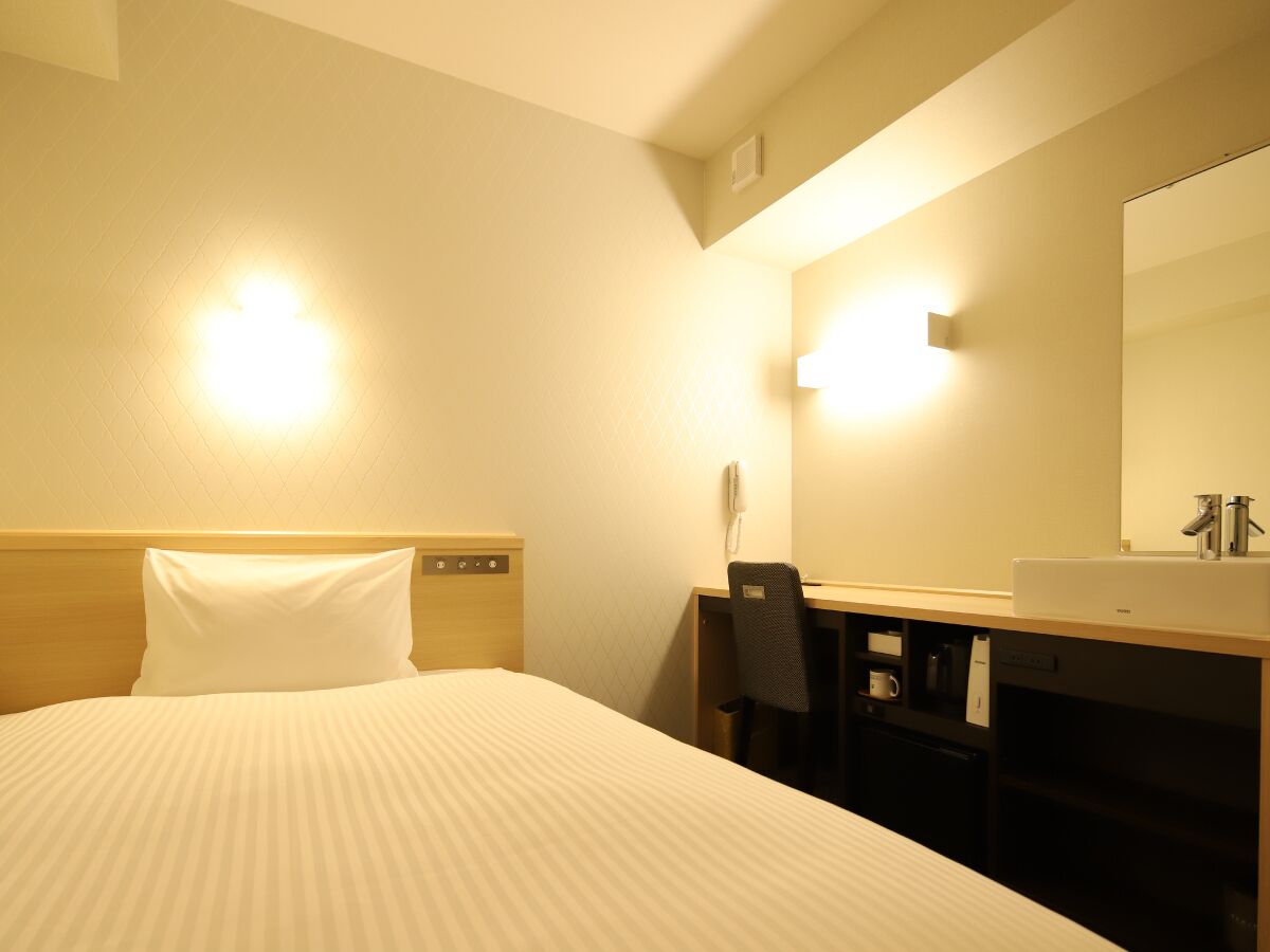 Iron/ironing board, free WiFi