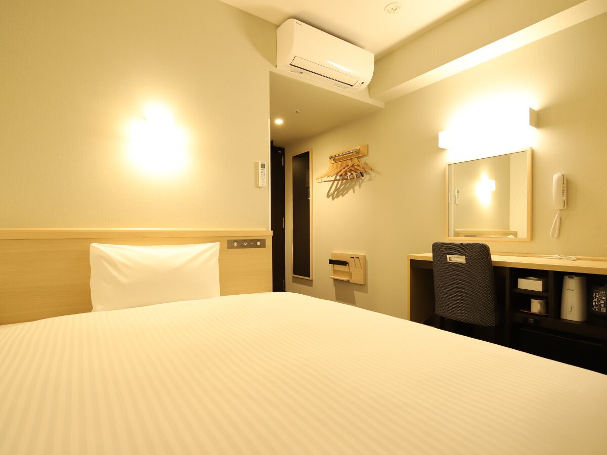 Iron/ironing board, free WiFi