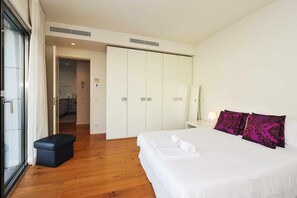 1 bedroom, iron/ironing board, free WiFi - Sunny & Bright Amoreiras (Lisboa)