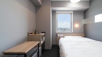 Laptop workspace, soundproofing, free WiFi, bed sheets