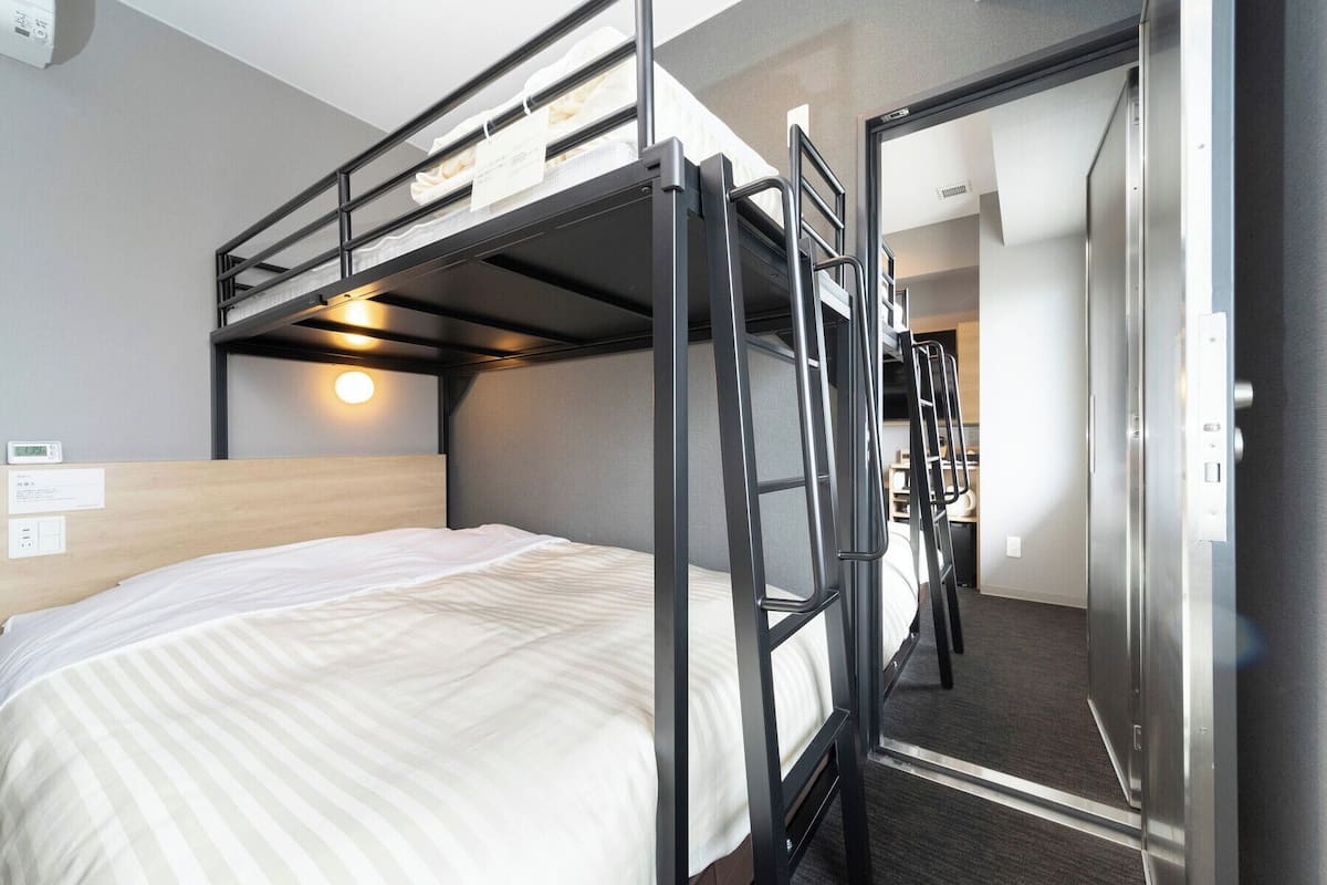 Chambre, 4 chambres, non-fumeurs, chambres communicantes (Super) | 1 chambre, espace de travail pour ordinateur portable