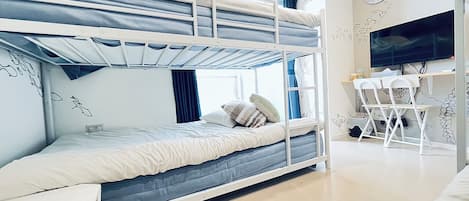 1 habitación, escritorio, tabla de planchar con plancha y wifi gratis