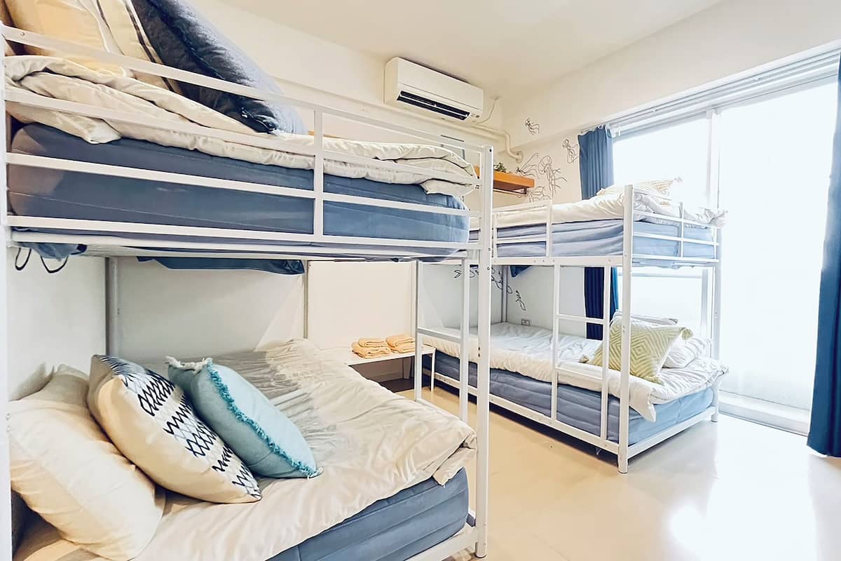 1 habitación, escritorio, tabla de planchar con plancha y wifi gratis
