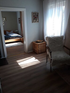 3 bedrooms, travel crib, WiFi, bed sheets