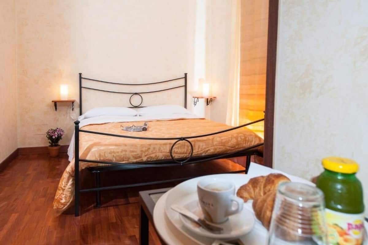Double Room, Private Bathroom