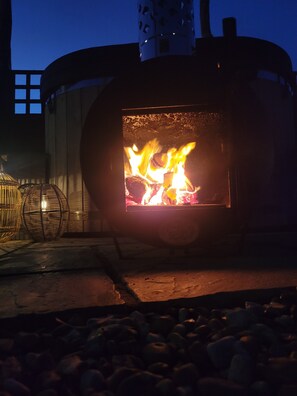 Fireplace - Birch Cottage with wood-fired hot tub. (maidstone)