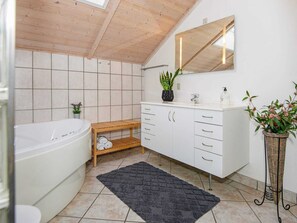 Bathroom - 8 Person Holiday Home in Ulfborg (Ulfborg)