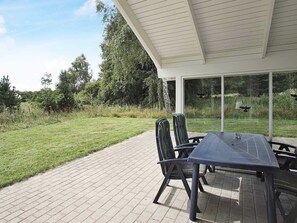 House | Outdoor dining