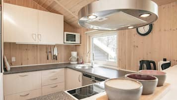 House | Dapur peribadi | Kerusi tinggi