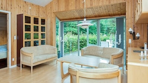 Unclassified image, 5 of 9, button - Alluring Holiday Home in Herning With Private Whirlpool (Herning)