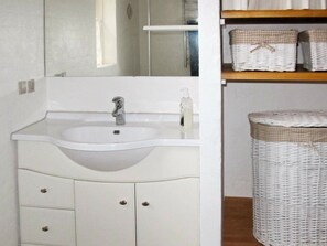 Bathroom - Luxurious Holiday Home in Jutland With Sea-view (Sæby)
