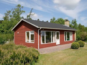 Exterior - Luxurious Holiday Home in Jutland With Sea-view (Sæby)