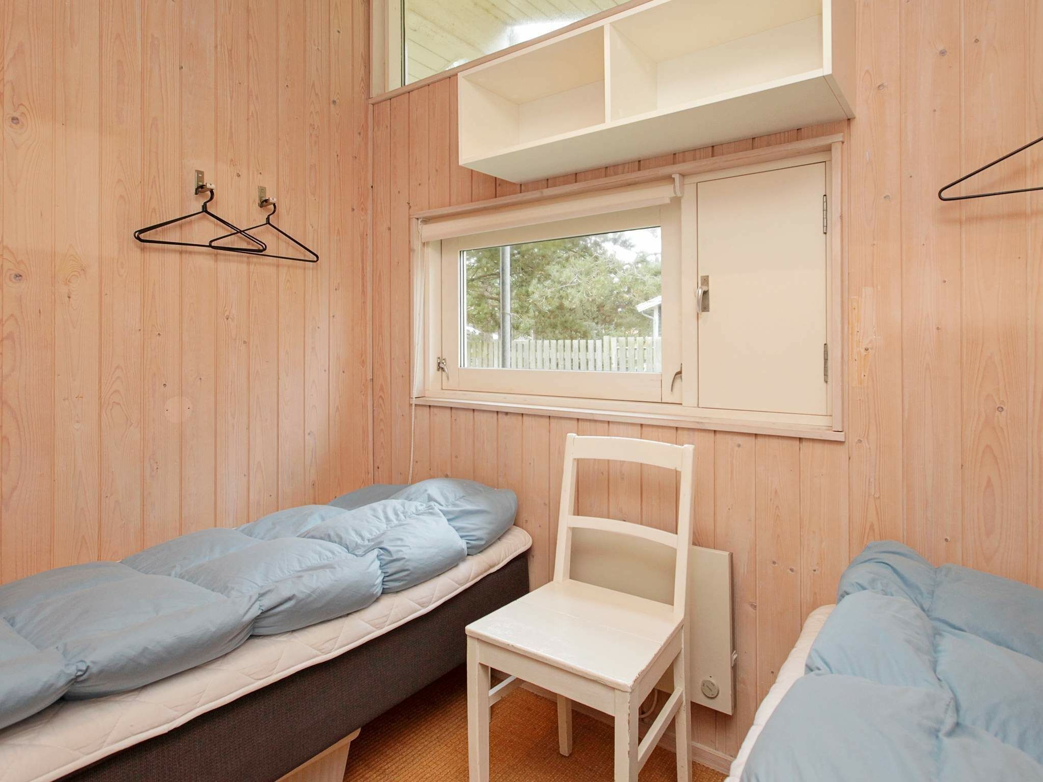 3 Schlafzimmer, individuell eingerichtet, Babybetten