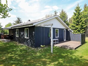 Exterior - Cozy Holiday Home at Hals Jutland With Roofed Terrace (Hals)