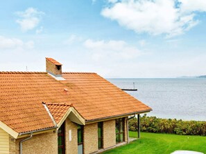 House | Water view