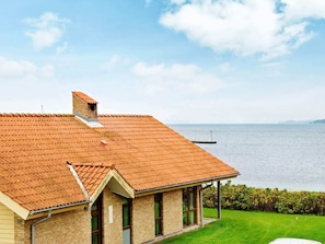 House | Water view