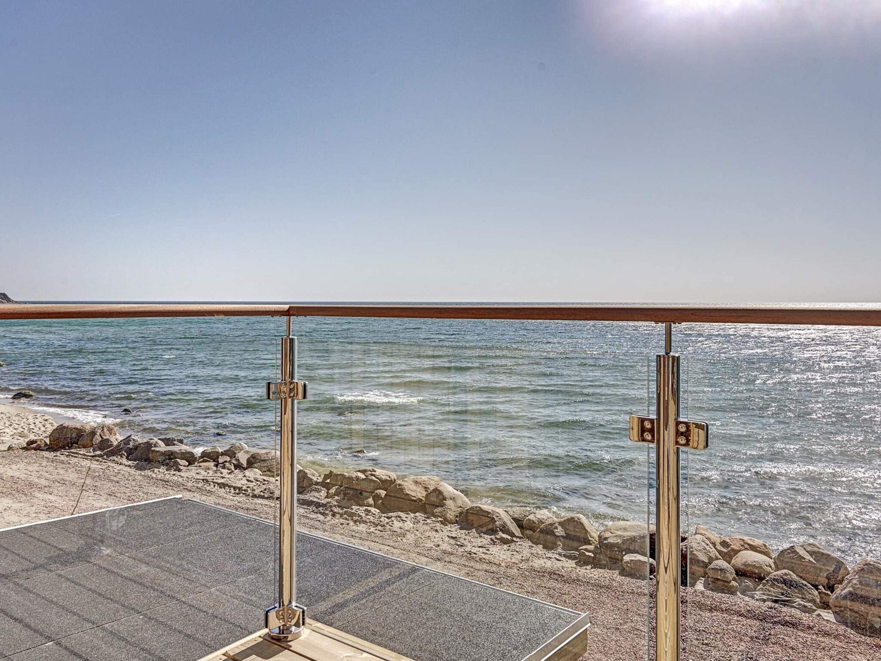 House | Water view