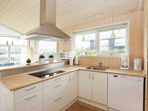 House | Private kitchen - 4 Person Holiday Home in Tranekaer (Tranekaer)