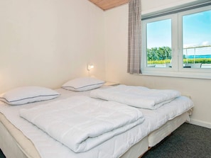 4 bedrooms - Spacious Holiday Home in Egernsund with Hot Tub (Broager)