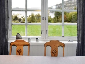 House | 3 bedrooms, individually furnished - 8 Person Holiday Home in Masfjordnes-by Traum (Masfjorden)
