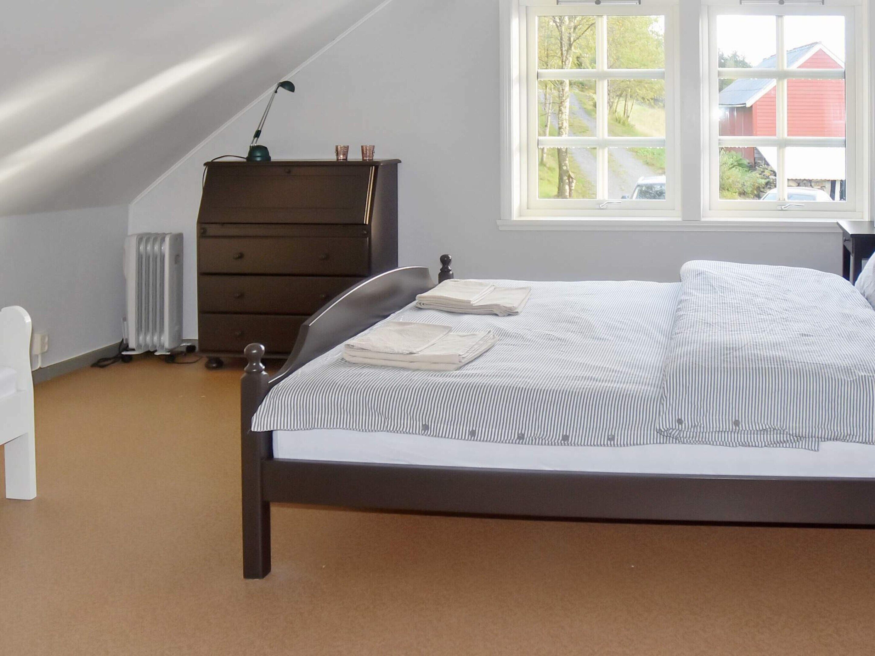 House | 3 bedrooms, individually furnished