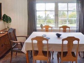 House | Dining