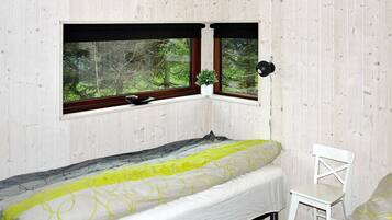 House | 3 bedrooms, cribs/infant beds