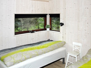 House | 3 bedrooms, cribs/infant beds