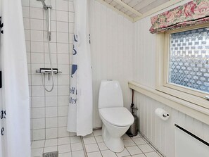 Bathroom - Spacious Holiday Home in Gilleleje Denmark With Terrace (Gilleleje)