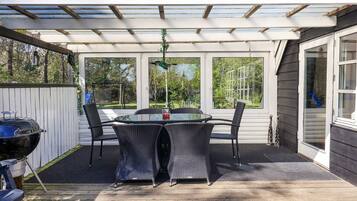 Rumah | Tempat makan outdoor